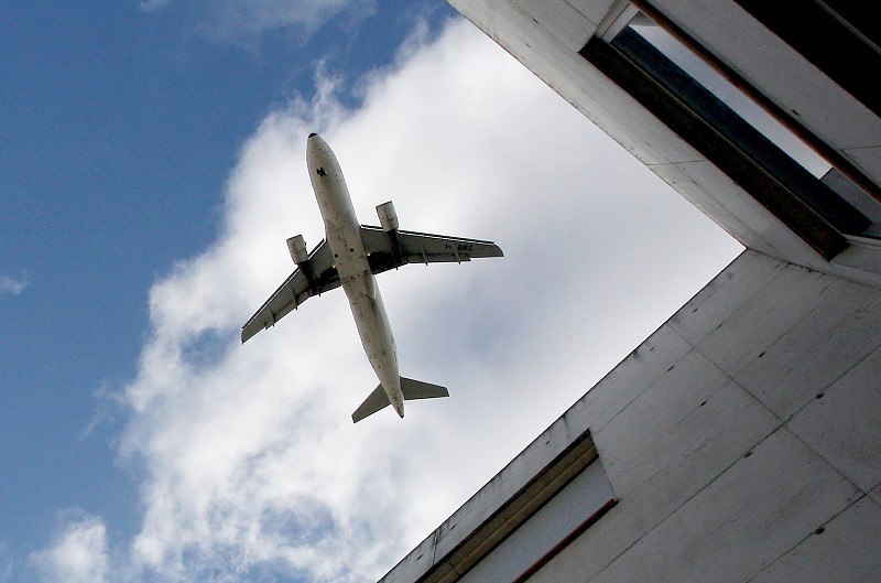 Avaria no controlo aéreo em Paris-Orly obriga companhias a cancelar 40% dos voos Avaria no controlo aéreo em Paris-Orly obriga companhias a cancelar 40% dos voos