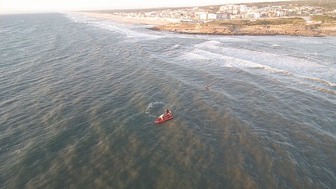 Buscas prosseguem pelas crianças desaparecidas na Praia do Pedrógão em Leiria Buscas prosseguem pelas crianças desaparecidas na Praia do Pedrógão em Leiria