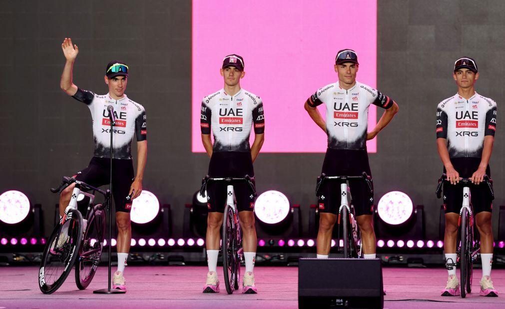 Giro: Ayuso conquista isolado sétima etapa e Roglic veste a camisola rosa Giro: Ayuso conquista isolado sétima etapa e Roglic veste a camisola rosa