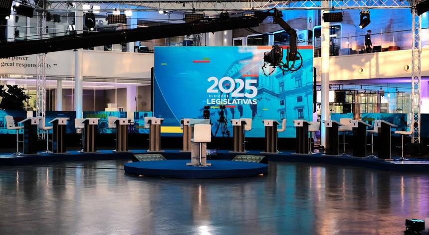 Legislativas. Partidos sem assento parlamentar encerram ronda de debates na RTP Legislativas. Partidos sem assento parlamentar encerram ronda de debates na RTP