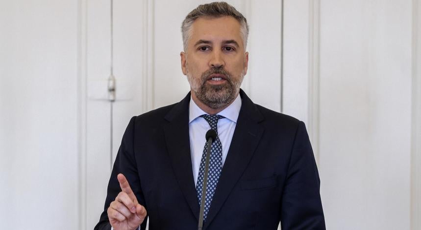 Pedro Nuno Santos “surpreso” quando ouve Montenegro falar de “sucesso” Pedro Nuno Santos “surpreso” quando ouve Montenegro falar de “sucesso”
