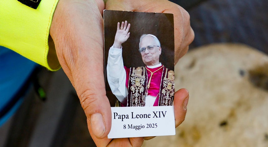 Peregrinos querem “recordações” do papa Leão XIV Peregrinos querem “recordações” do papa Leão XIV