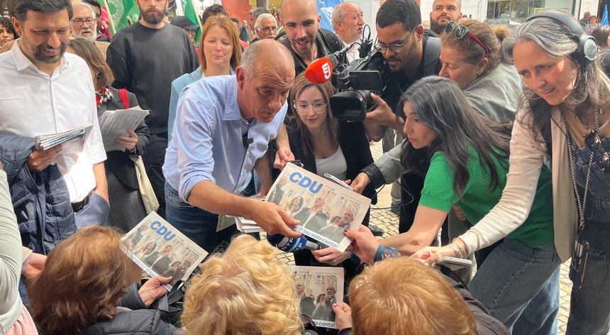 Raimundo encontra antigo colega de tropa de Jerónimo de Sousa Raimundo encontra antigo colega de tropa de Jerónimo de Sousa