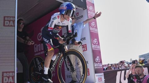 Roglic já lidera a Volta a Itália Roglic já lidera a Volta a Itália